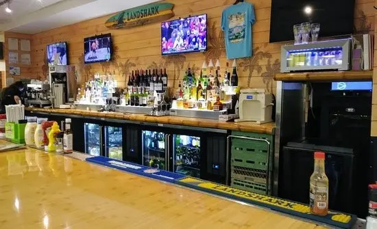 close up view of tambor bar top